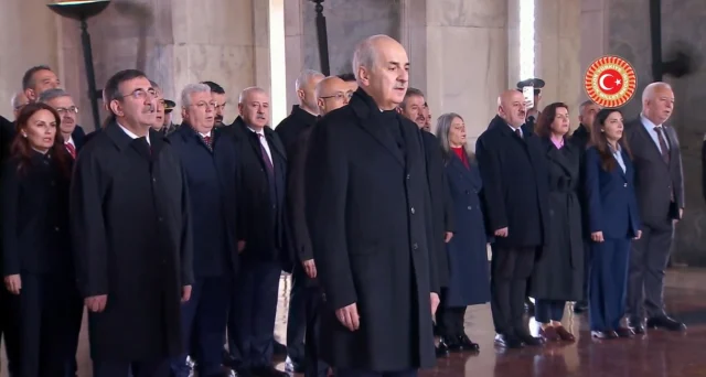 106 Yillik Gurur Devlet Erkani 19775414 6453 1 M