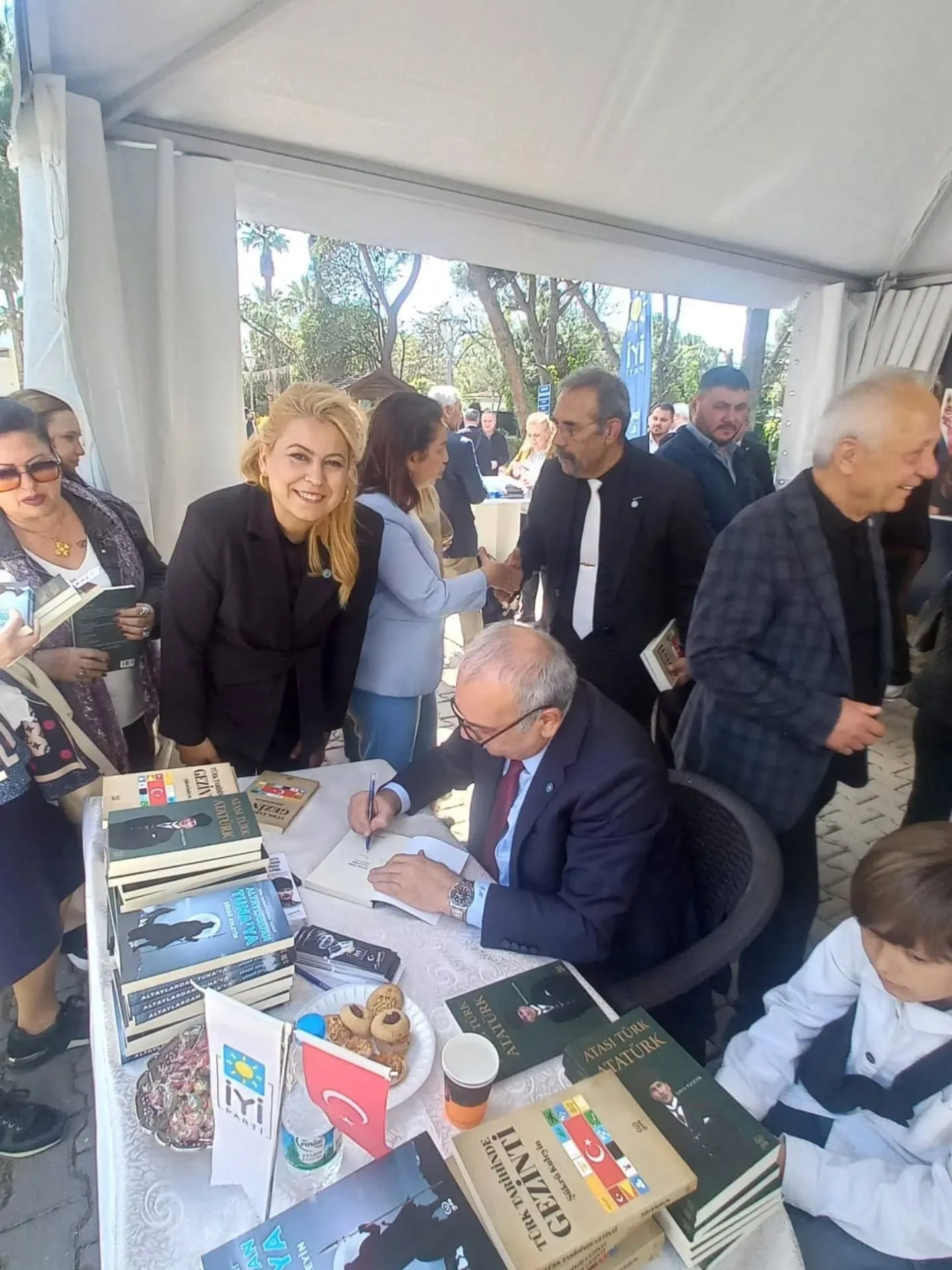 672192937 3594323244051868 8292008348102959440 N 69E4C5676C40E