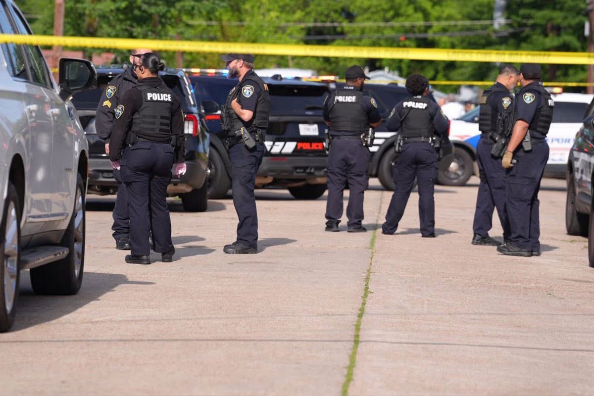 Abdde Silahli Saldiri 8 Cocuk Olduruldu 19764911 1362 Amp