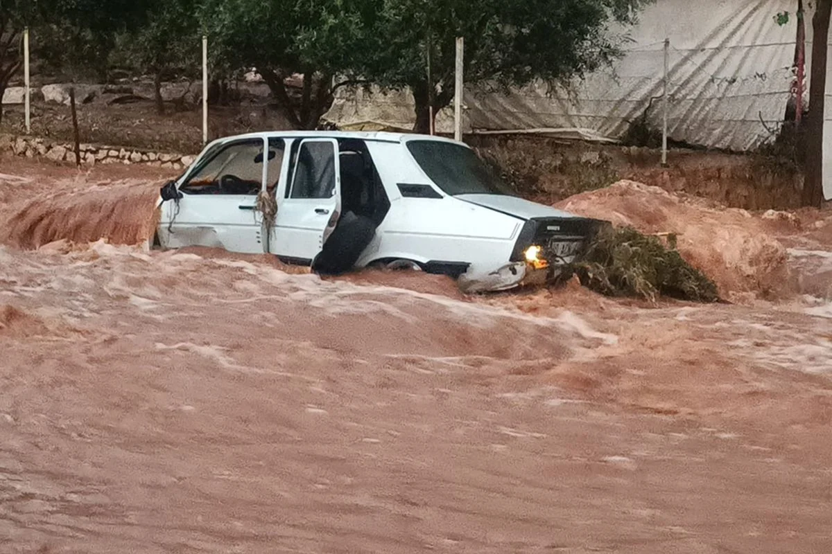 Adana Nin Kozan Ilcesinde Saganak Ve Dolu Etkili 19791496 6297 Amp