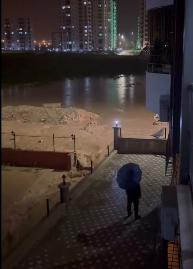 Adana Sular Altinda Kaldi Mini B852Fa171A 1143 2 M