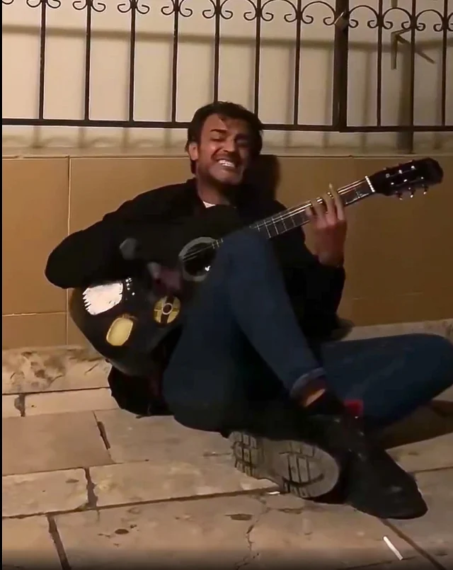 Ask Acisindan Sokaklara Dustu 2Dda13Ac80 4585 1 M