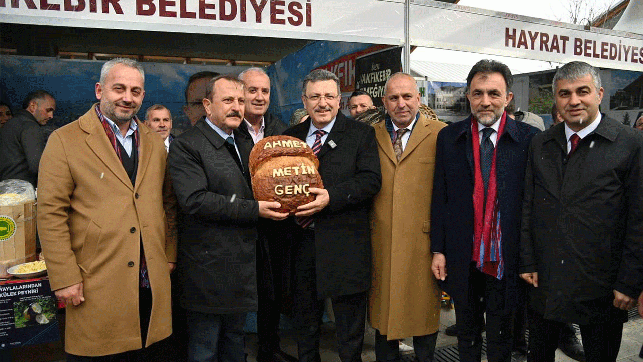 Baskan Genc Acikladi Alanlar Doldu Tasti 001