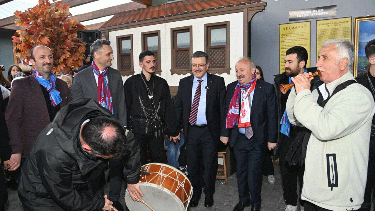 Baskan Genc Acikladi Alanlar Doldu Tasti 003