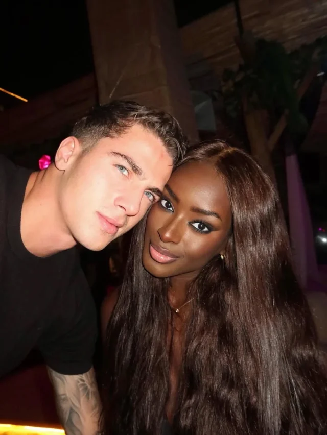 Bertug Yildirim Siyahi Esiyle 19781081 6261 2 M