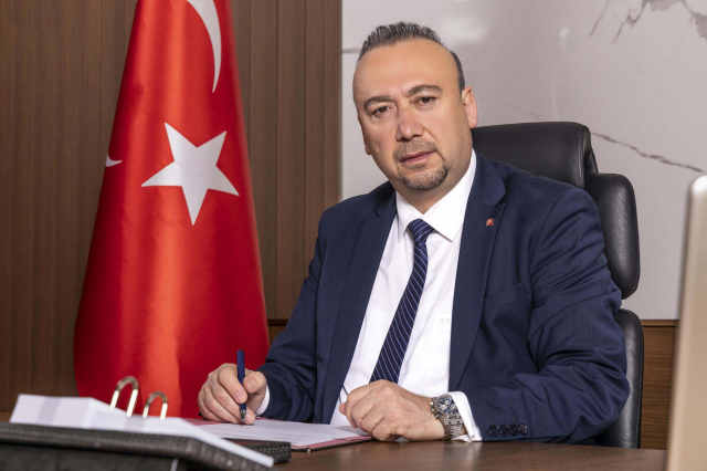 Bornova Belediye Baskani Omer 19736133 2207 1 M