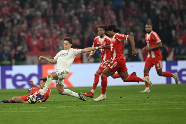 Dunyanin Konustugu Kare Arda G 19753829 9061 1 M