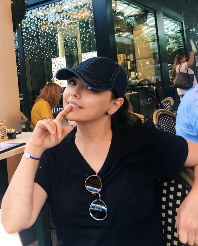 Ebru Gundesten Itiraf Konserde 19765526 5998 1 M