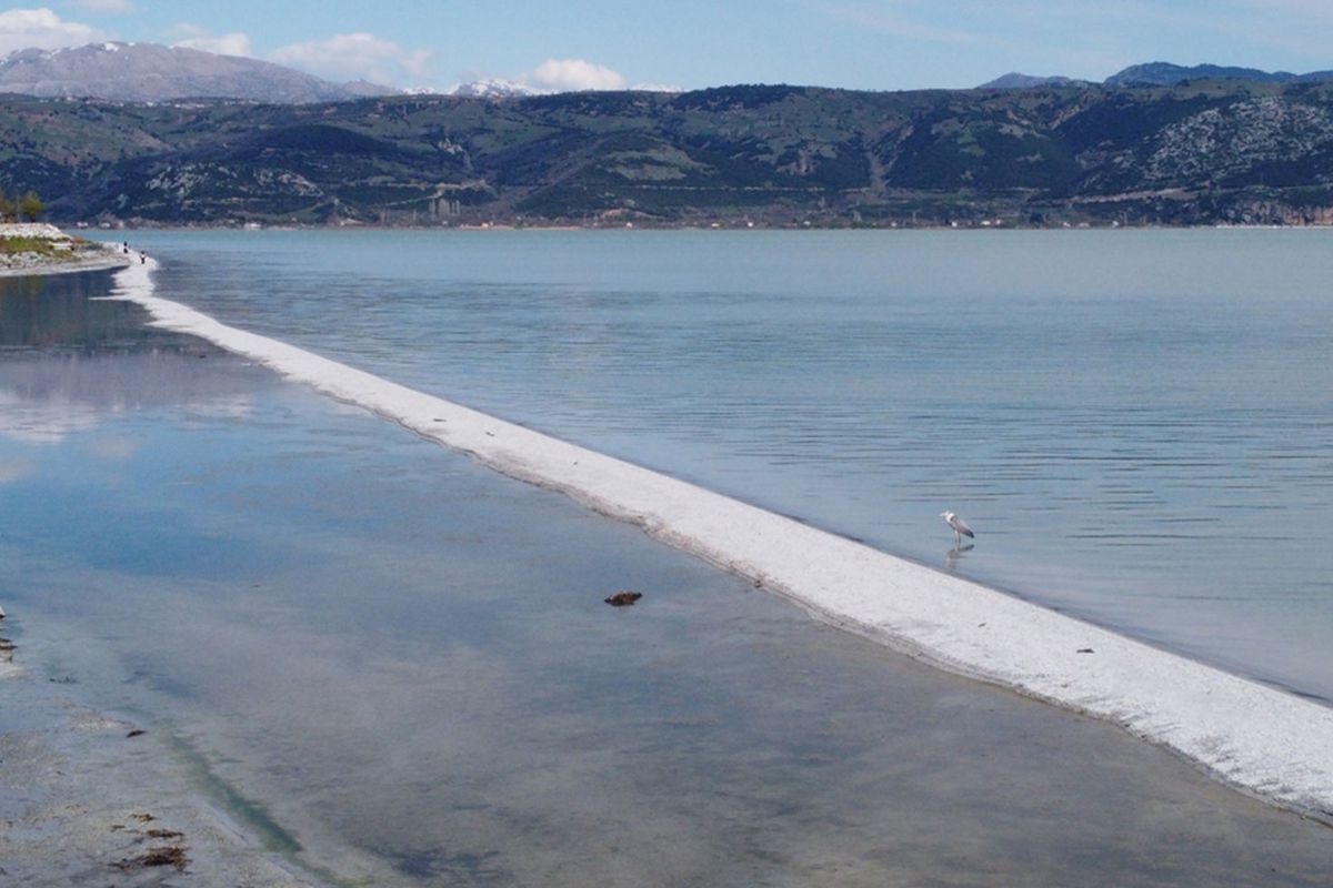 Egirdir Golu Nde Dogal Yuruyus Yolu Olustu 19774285 3243 Amp