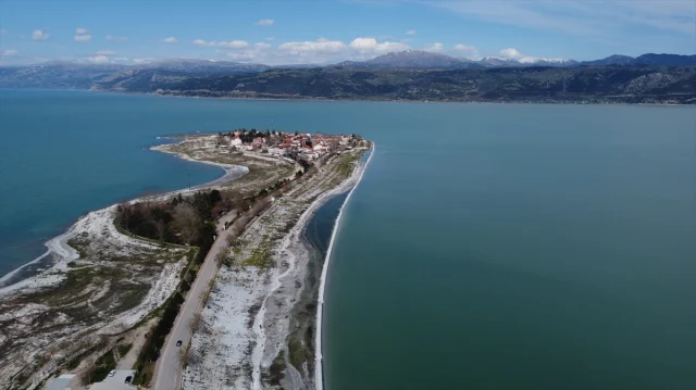 Egirdir Golunde Dogal Yuruyus 19774285 6569 2 M