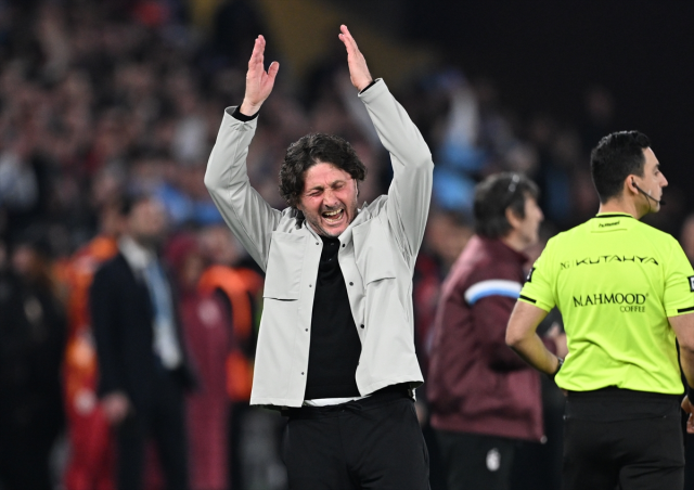 Fatih Tekke Galatasaraya Karsi 19717463 8849 1 M