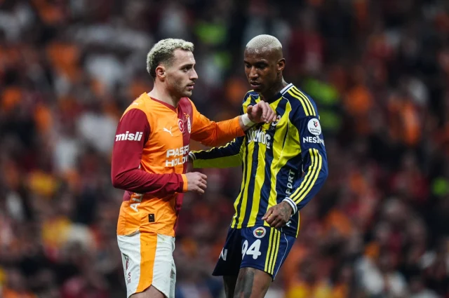 Fener Taraftari Derbi Sonrasi 19783822 5705 1 M