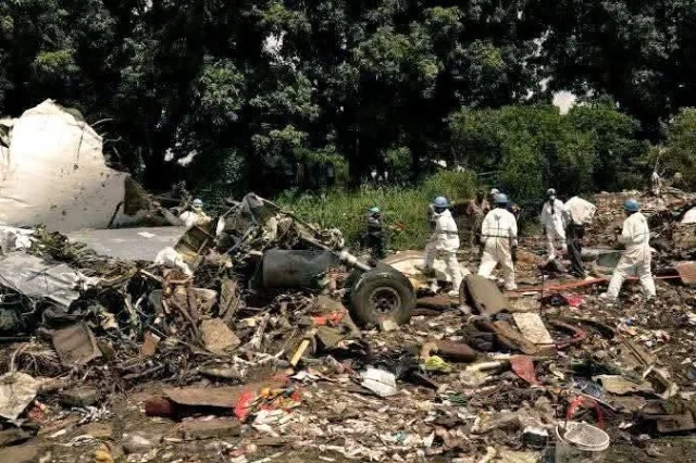 Guney Sudanda Yolcu Ucagi Dust 19785547 7212 1 M