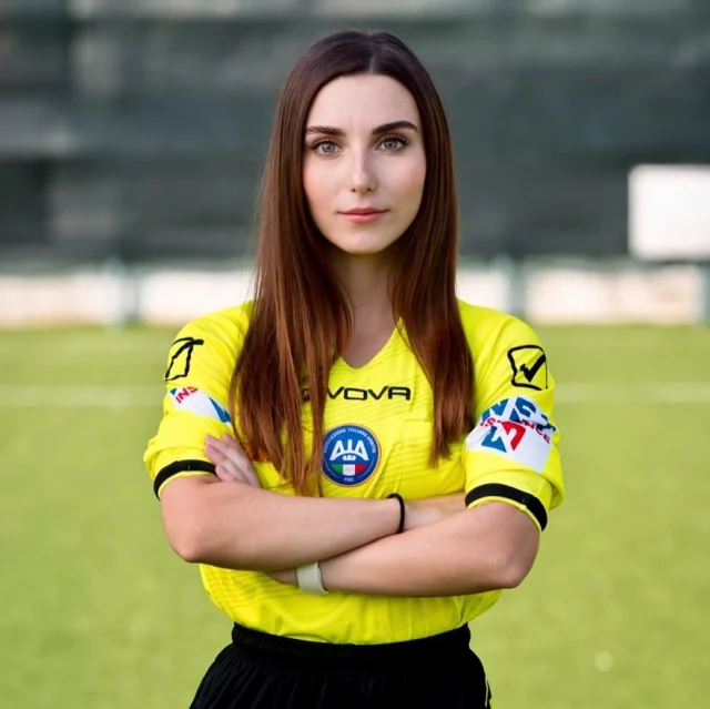 Herkesin Kafasini Karistiran H B20D4C9E66 5054 1 M