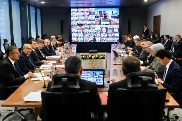 Icislerinde Kritik Toplanti Ok 19754309 2841 2 M