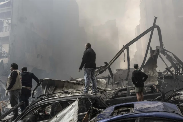 Israil Lubnani Vuruyor Bolgede 19729285 4442 3 M