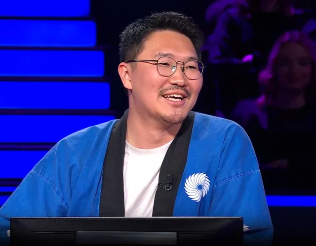 Japon Yarismaci Yere Kapandi O 19711735 8437 2 M