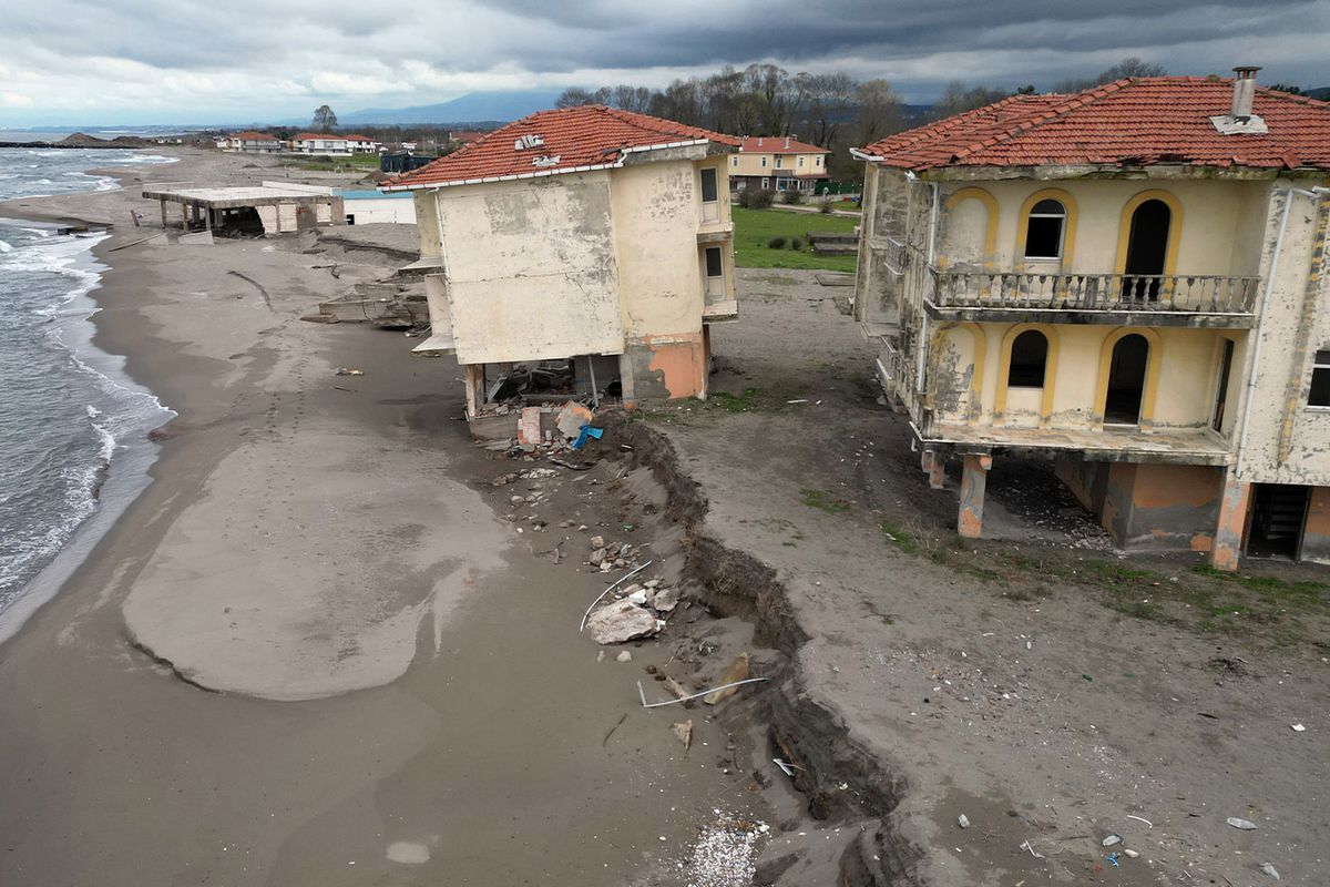 Karasu Da Kiyi Erozyonu Eski Evleri Tehdit Ediyor 19741546 7923 Amp