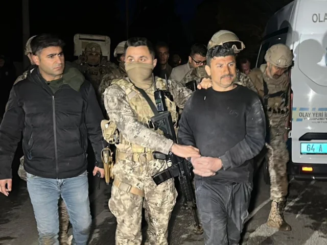 Usakta Gorev Basindaki Polisle 19781782 4189 1 M