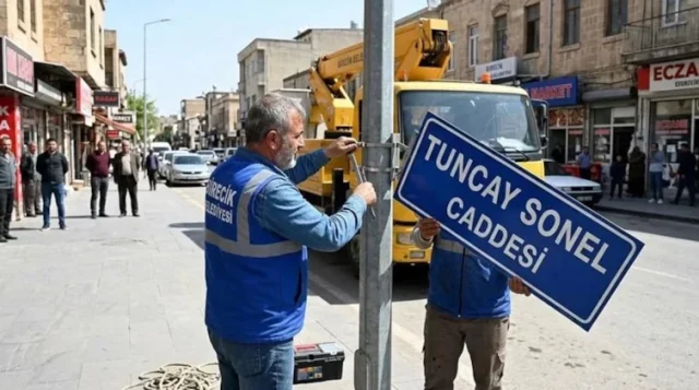 Vali Tuncay Sonelin Adinin Ver Ace529177C 9461 1 M