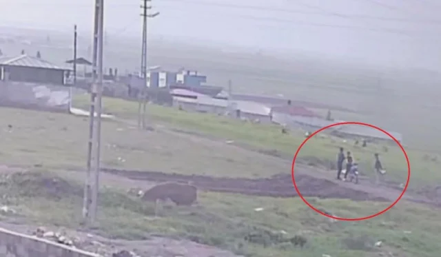 Yine Okul Cevresi Yine Silah 19775220 1961 1 M