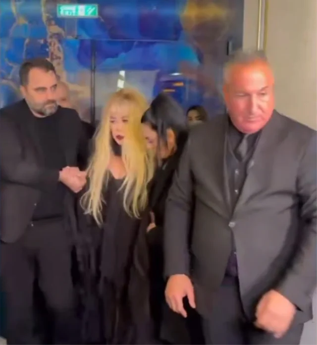 Zerrin Ozerden Uzen Aciklama T 74413201A5 4321 1 M