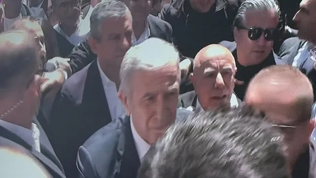 0X0 Mansur Yavas Tarafini Secti Chpde Kiliclar Cekildi Kilicdaroglu Ozel Duellosu 1780140580360