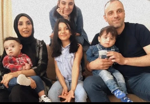 5 Kisilik Aile Yan Yana Toprag 19881405 9173 1 M