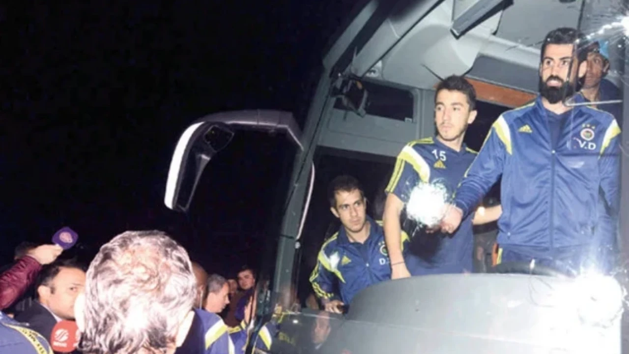 Bakan Gurlekten Fenerbahce Aciklamasi 2015Te Yapilan Silahli Saldiri Yeniden Incelemeye Alindi Fg5T