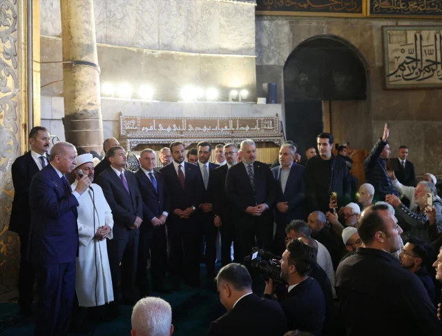 Cumhurbaskani Erdogan Ayasofya 19892305 1735 1 M