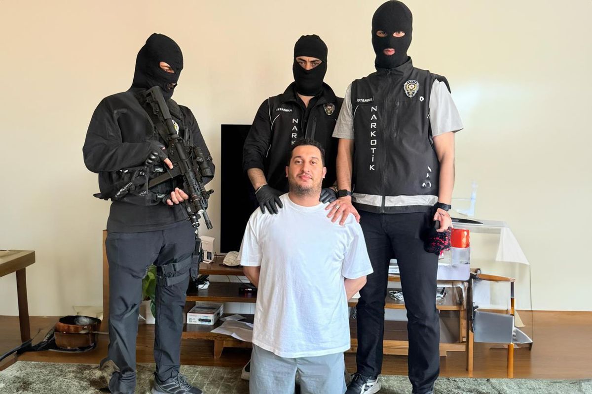 Interpol Tarafindan Difuzyon Mesaji Ile Aranan 34 19841986 9617 Amp