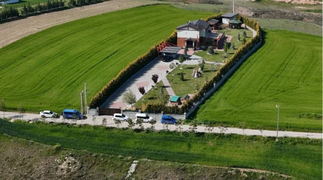 Ozel Kalem Mudurunun Evi Goren 19847644 3745 1 M