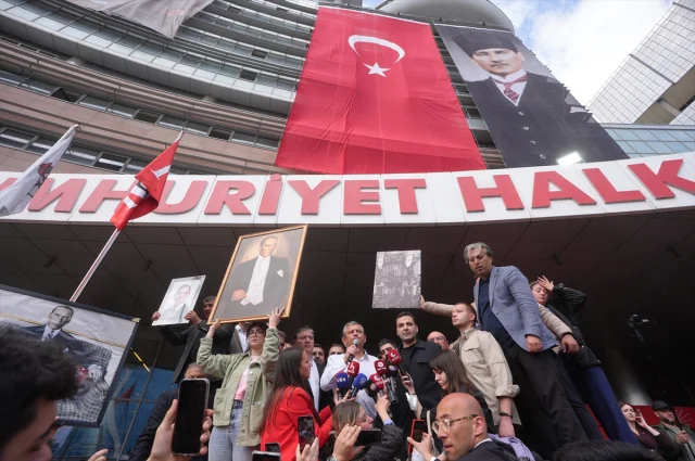 Ozgur Ozel Chp Genel Merkezind 19878755 5200 1 M