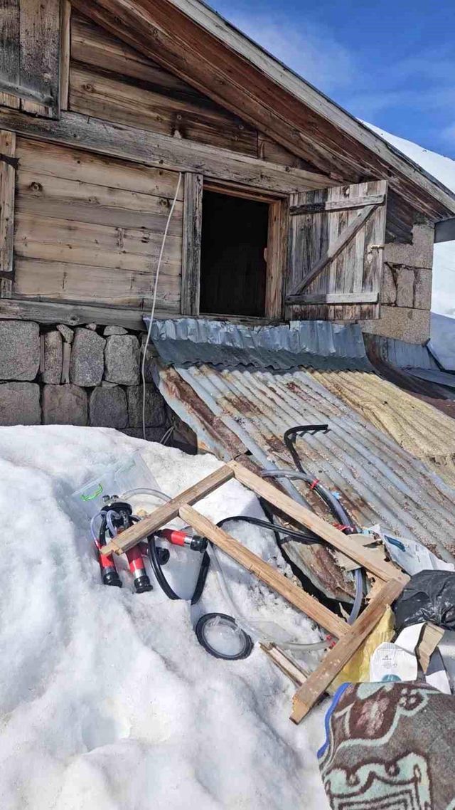 Yayla Evlerini Kirdi Doktu Ormanda Dinlenirke 5 19857983 O