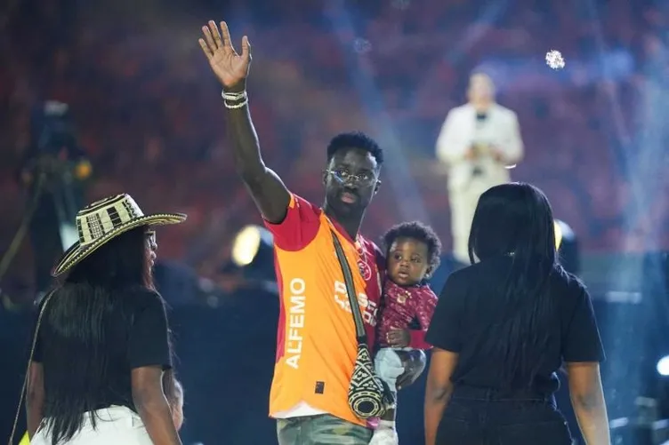 0X0 Italyanlardan Davinson Sanchez Israri Galatasaraya Servet Odeyecekler 1782131520953