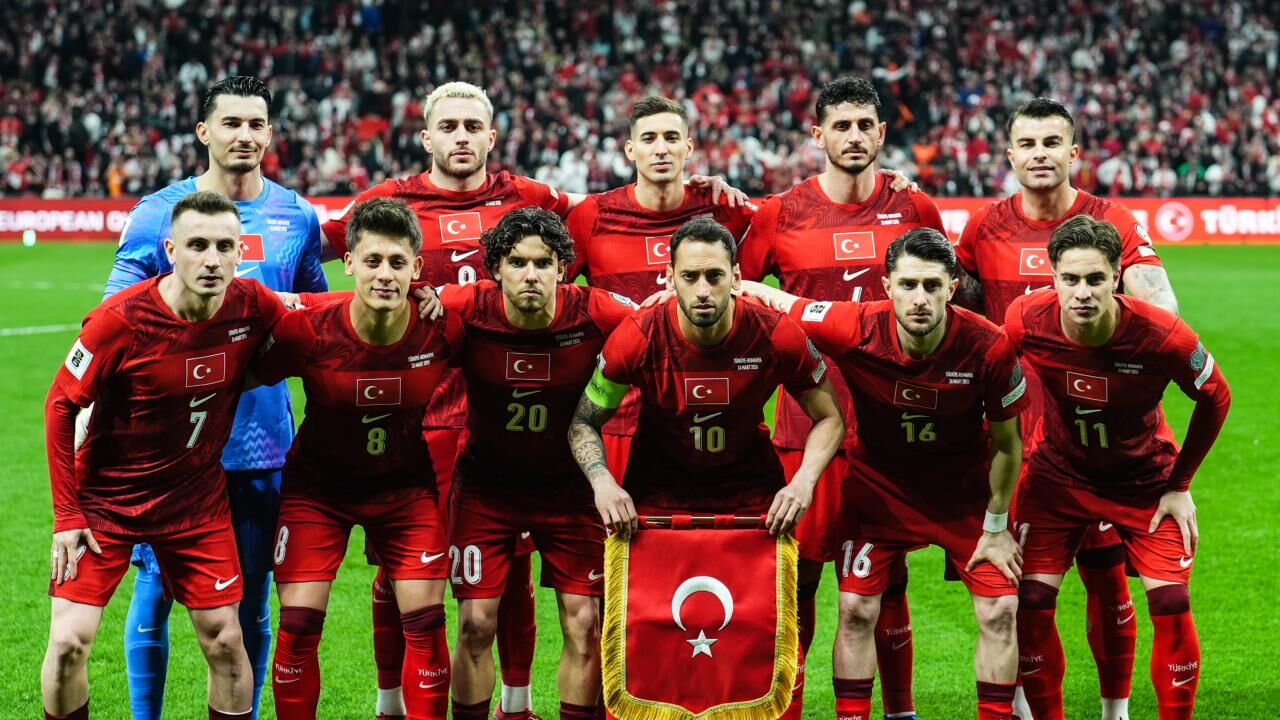 A Milli Futbol Takimi 2449355-1