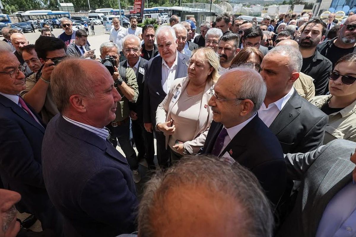 Ankarada Olayli Cenaze Ince Ve Kilicdaroglu 19976942 3323 Amp