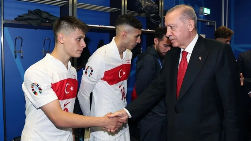 Cumhurbaskani Erdogandan Milli Takima Moral Telefonu Basiniz One Egilmesin R8Mr