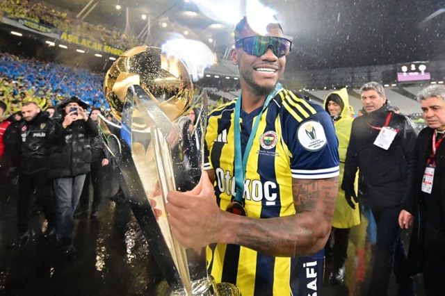 Jhon Duran Galatasaraya Transf 04E7De35D5 3535 1 M