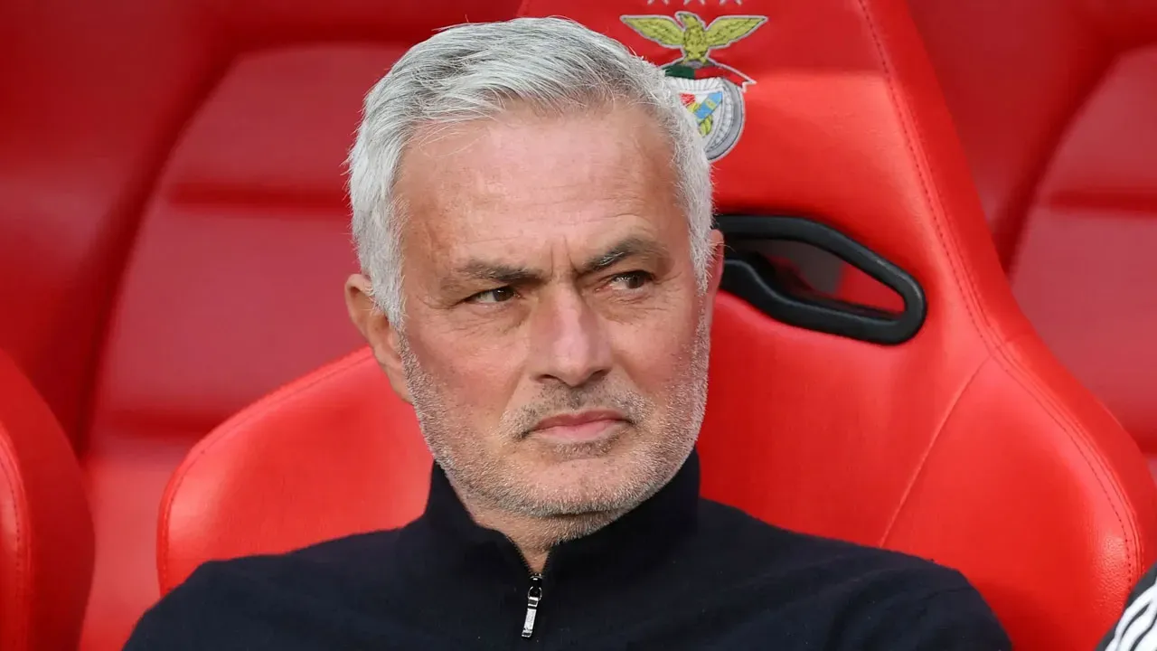 Jose Mourinho Resmen Geri Dondu 15 Milyon Avro Odenecek 1796043 20260610002101
