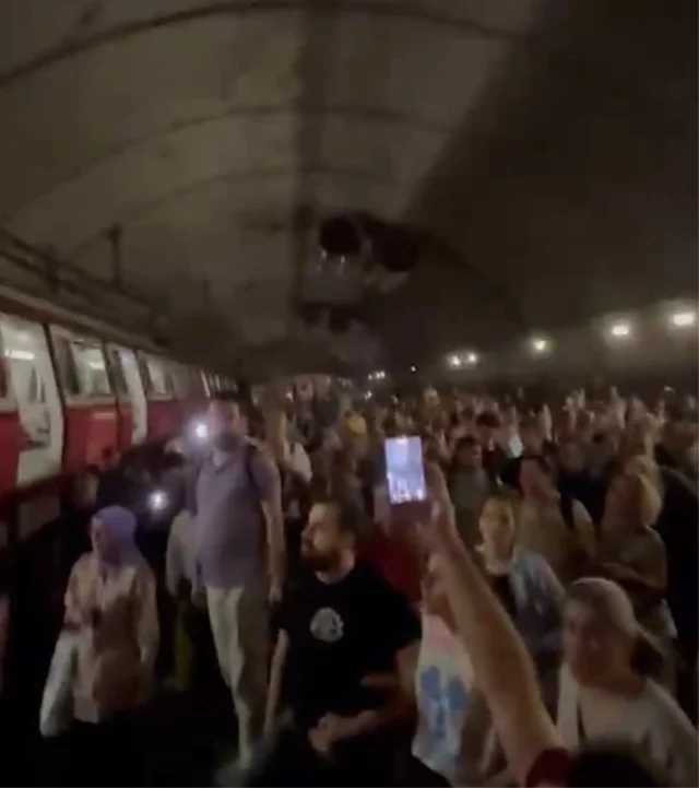 Kadikoy Sabiha Gokcen Metrosu 19968294 2010 1 M