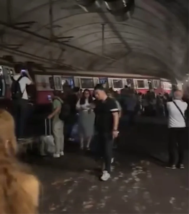 Kadikoy Sabiha Gokcen Metrosu 19968294 5892 1 M