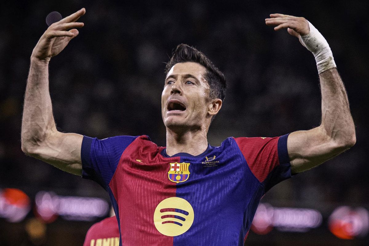 Resmi Aciklama Geldi Iste Lewandowskinin Yeni 5Ec45322Cc Amp