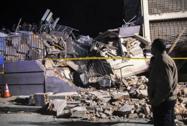 Venezueladaki Cifte Depremde C 19987620 8319 1 M