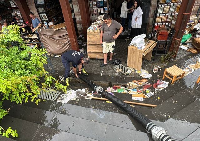 Istanbul Da Saganak Nedeniyle Uskudar Sahafla 5 20019188 O