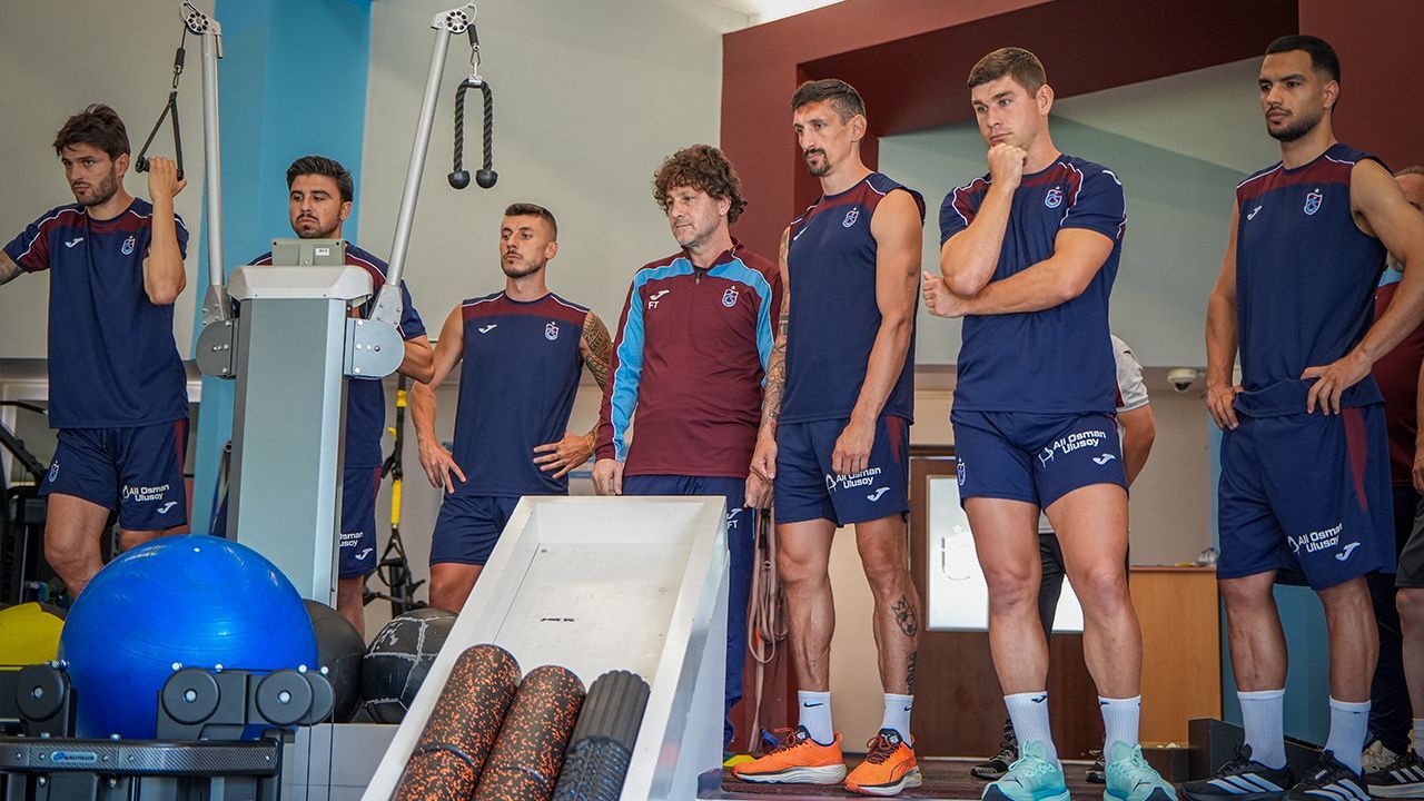 Trabzonspor Yeni Sezon Hazirliklarini Cift Antrenmanla Surdurdu