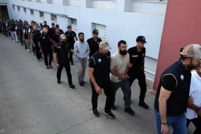 Alparslan Kuytul Ve Esi Tutukl 20168414 9040 1 M