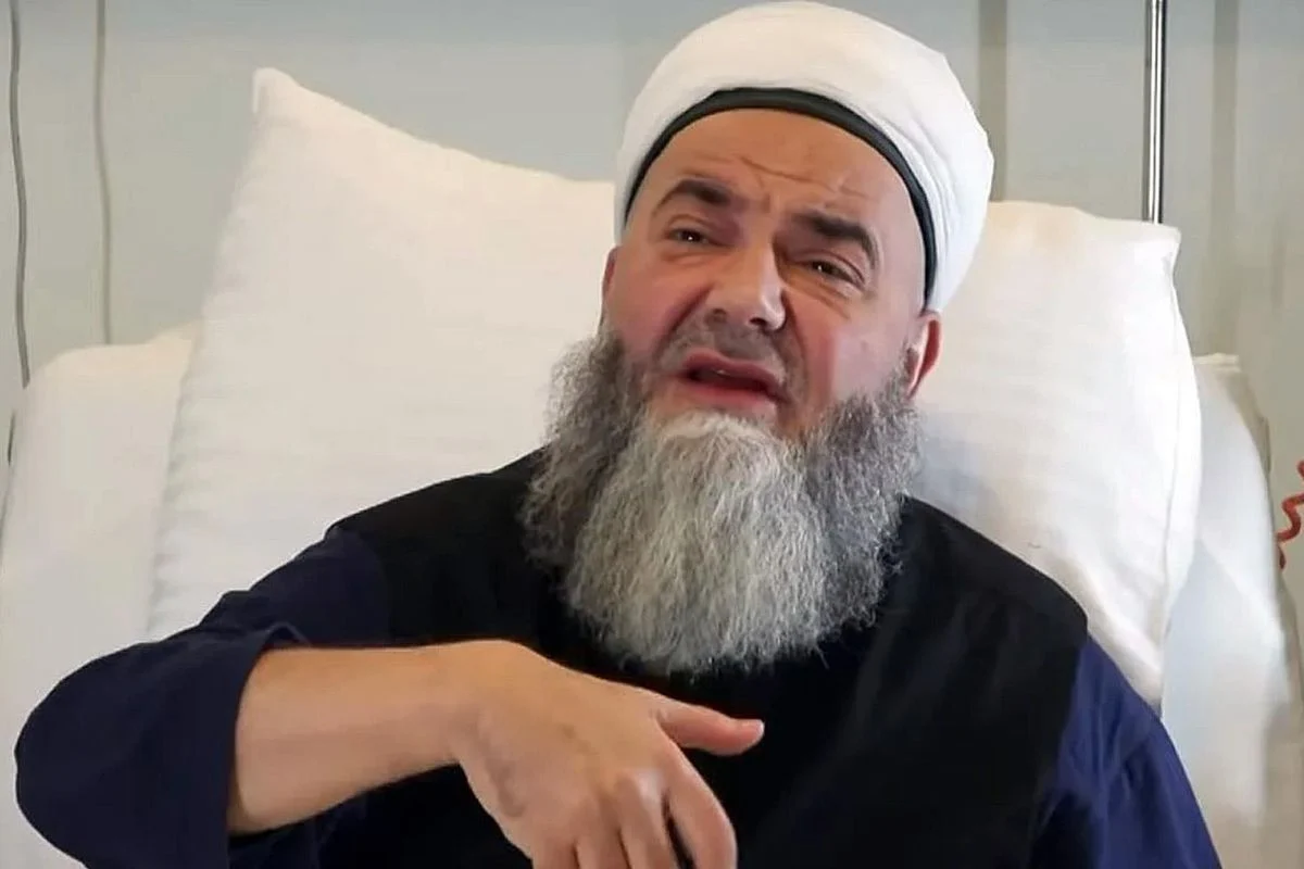 Cubbeli Ahmet Hoca Apar Topar Ameliyata Alindi 84B0C9Eda7 Amp