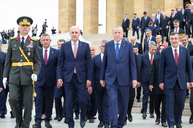 Cumhurbaskani Erdogan Ve Devle 20189485 6211 1 M
