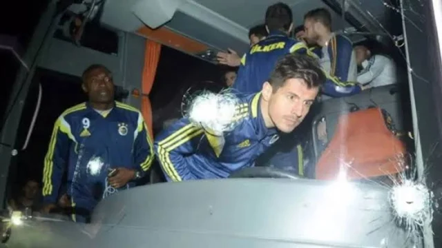 Fenerbahce Otobusune Saldiri S 20145989 1132 1 M